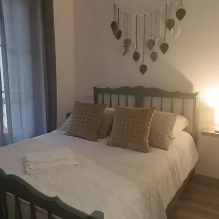 3, 1er Etage, Large T2 Avec Terrasse Commune Lejlighed